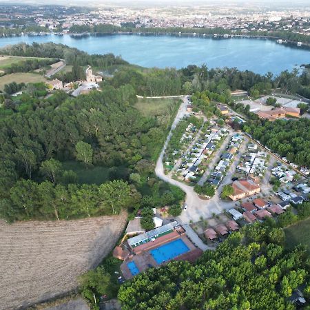 Camping Bungalow El Llac De Banyoles Porqueres Экстерьер фото