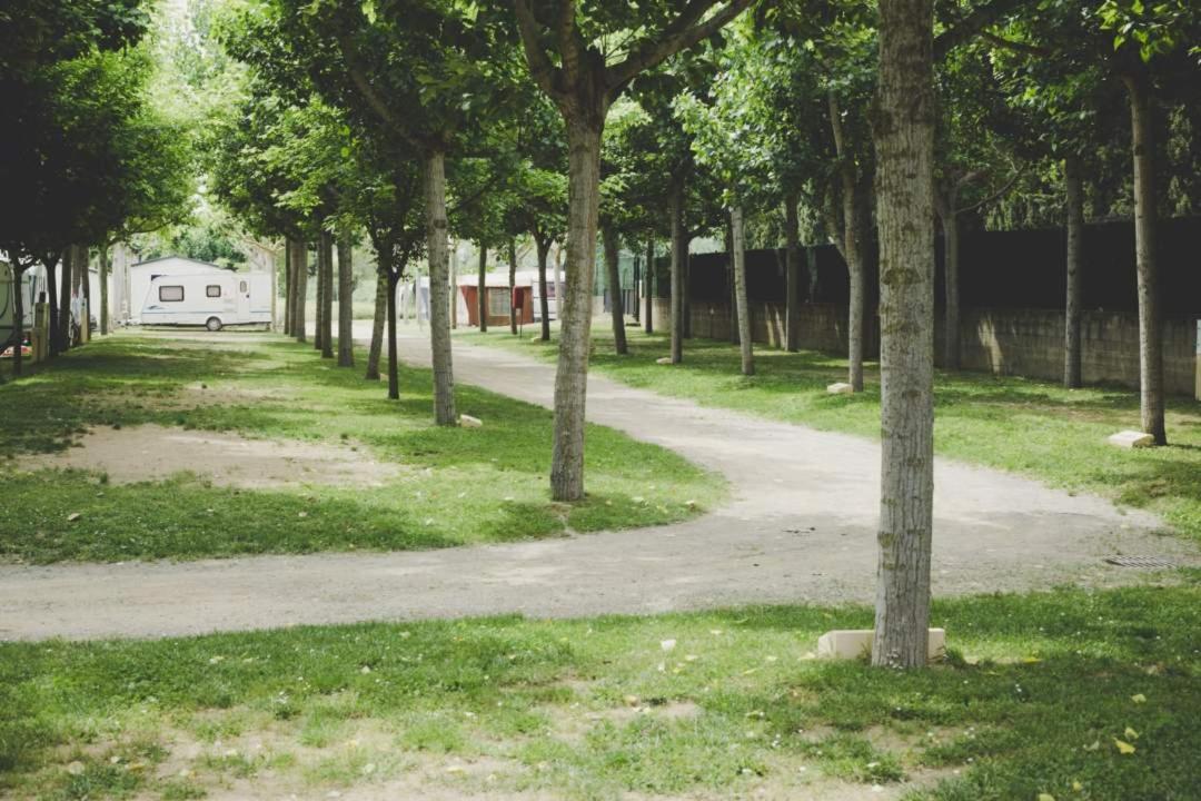 Camping Bungalow El Llac De Banyoles Porqueres Экстерьер фото