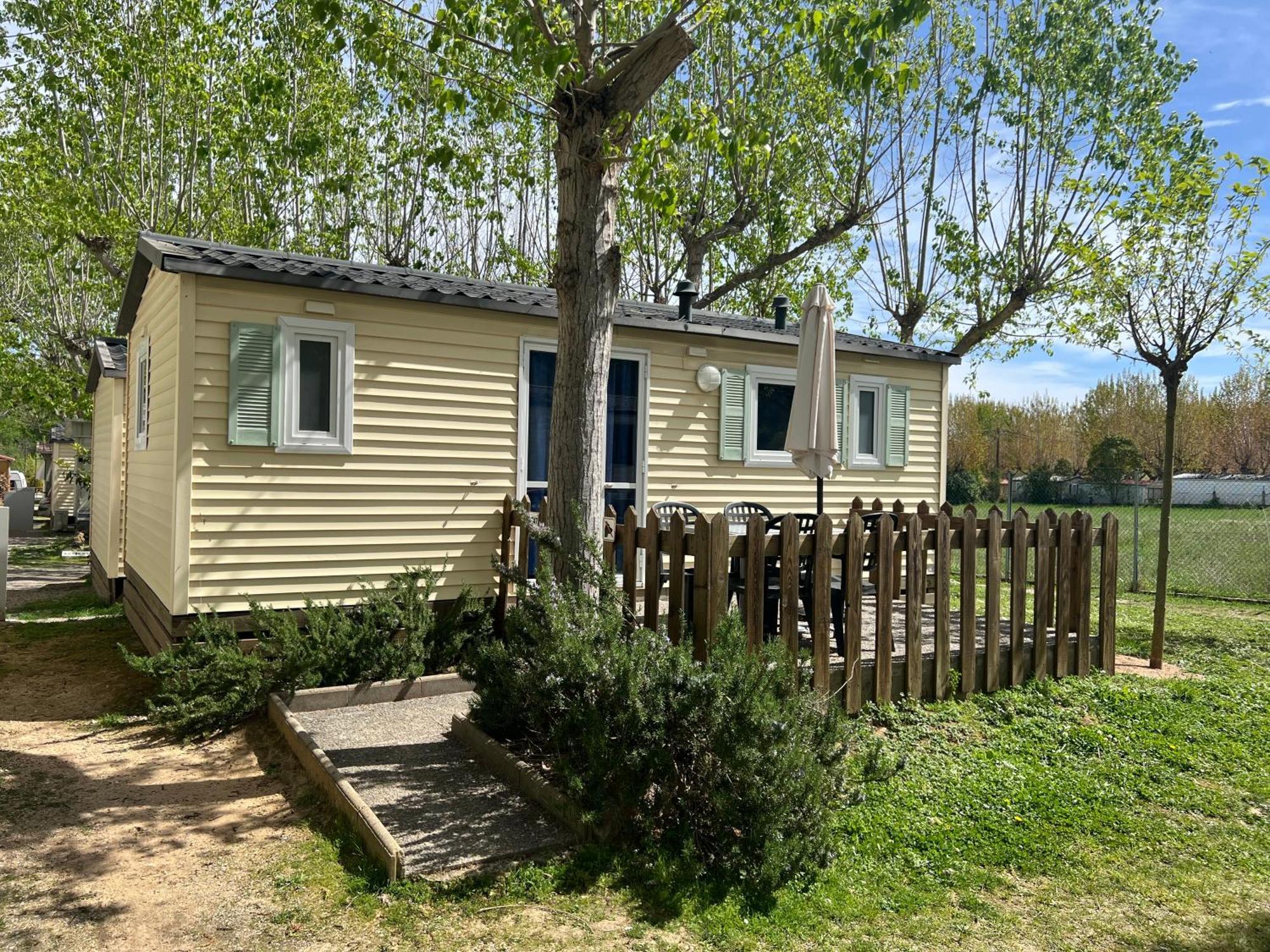 Camping Bungalow El Llac De Banyoles Porqueres Экстерьер фото