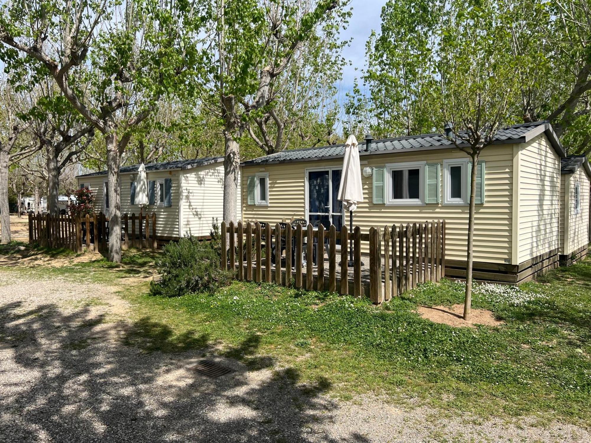 Camping Bungalow El Llac De Banyoles Porqueres Экстерьер фото