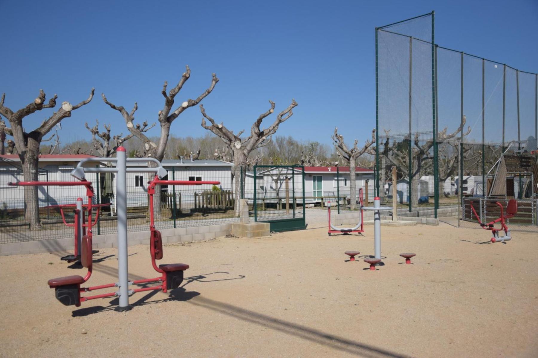 Camping Bungalow El Llac De Banyoles Porqueres Экстерьер фото