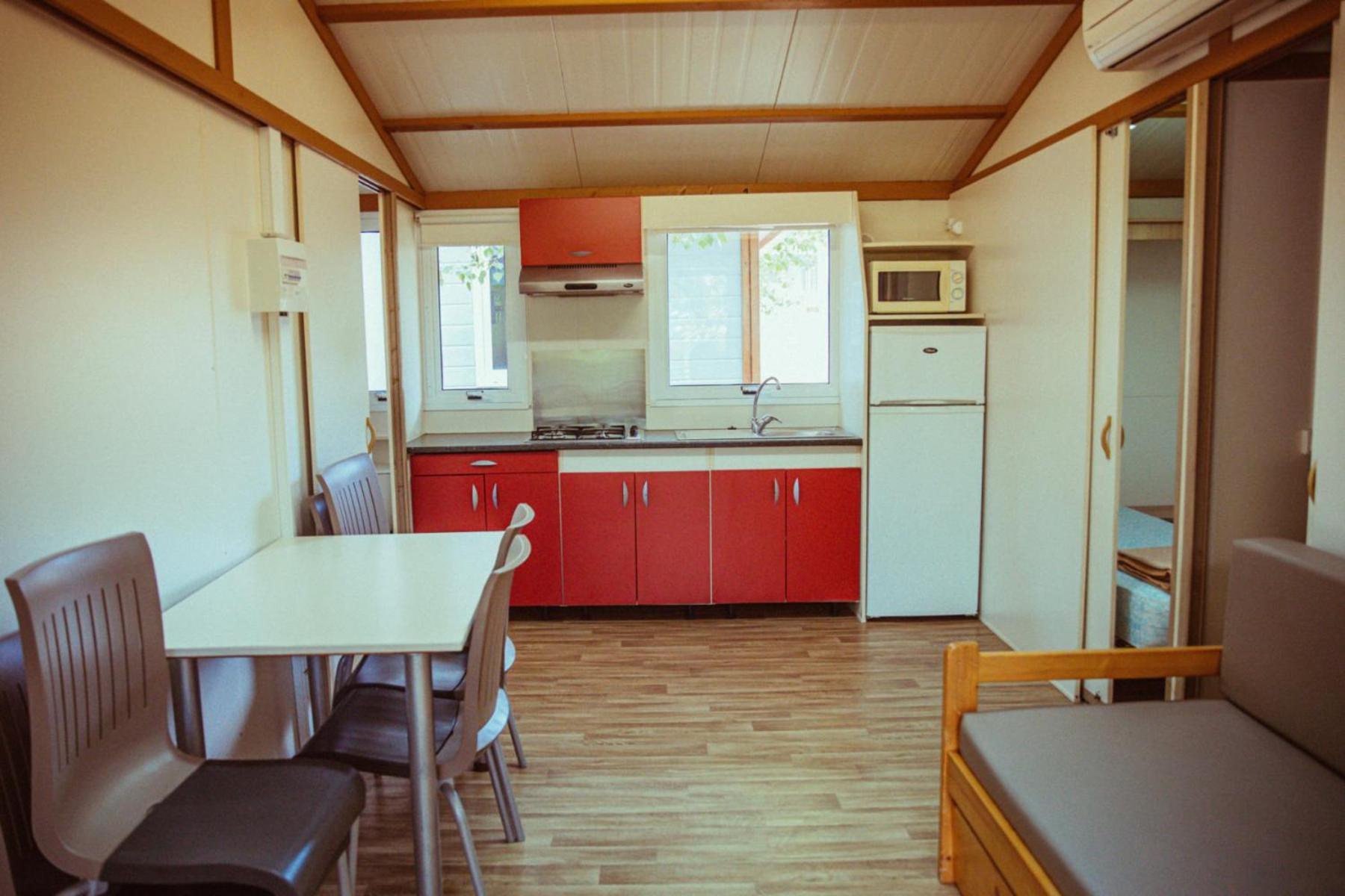 Camping Bungalow El Llac De Banyoles Porqueres Номер фото